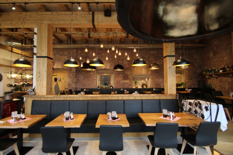 Rosaliss Cafe & Vinorant