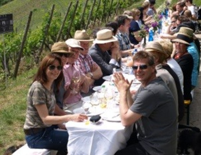 SPARGELESSEN IM WEINBERG
