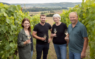 Schäfers Weingut -  Natur. Heimat. Familie. Qualität.